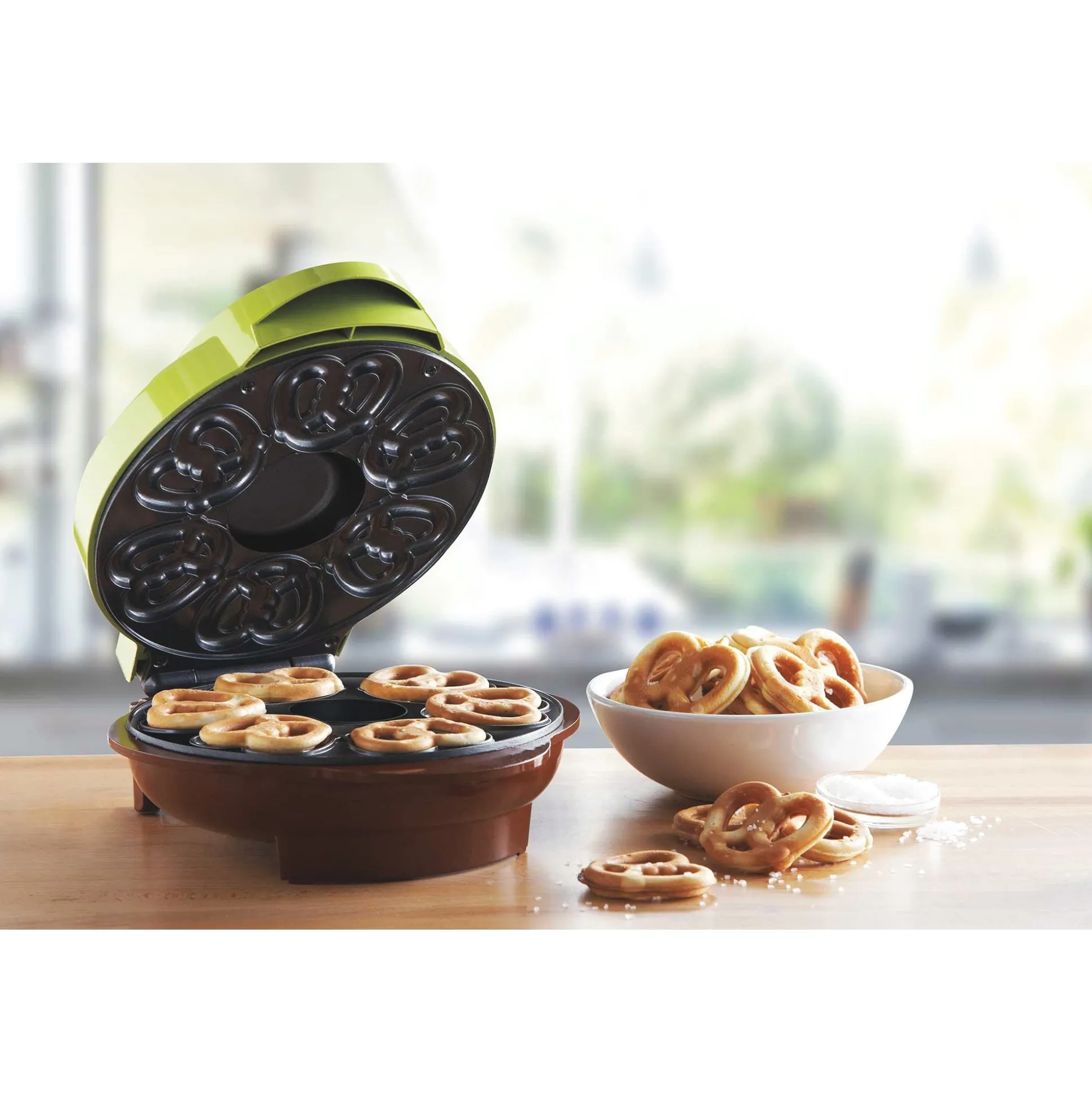 Brentwood Mini Pretzel Maker Machine