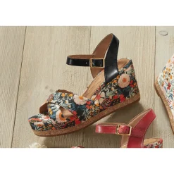 Clarks Chicly Genuine Leather Floral Sandal