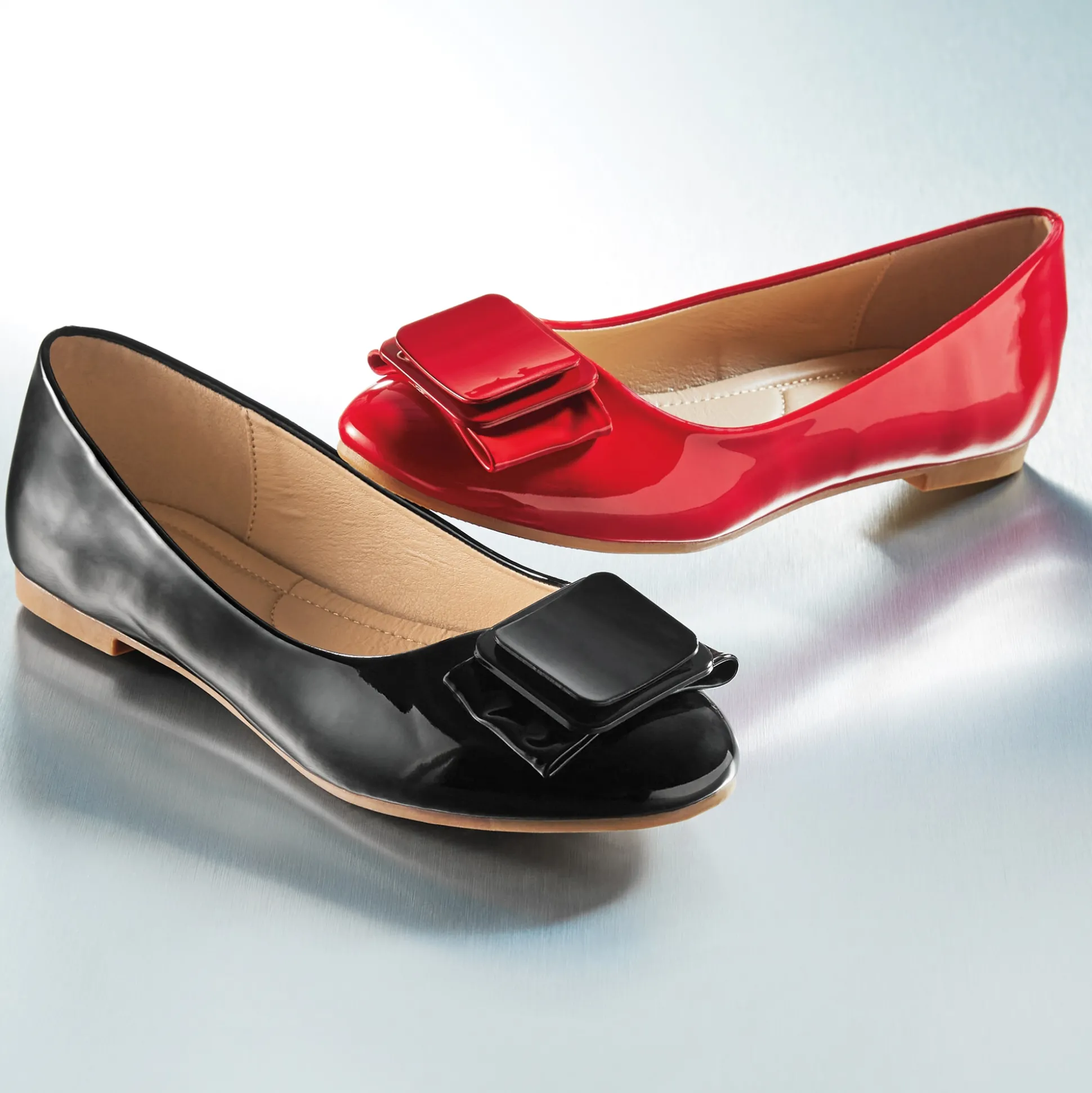 Classique Bow Flat with Glossy Finish for Women