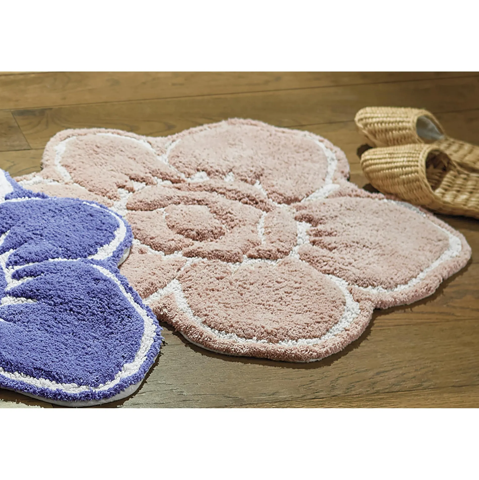 Flower-Shaped Bath Mat