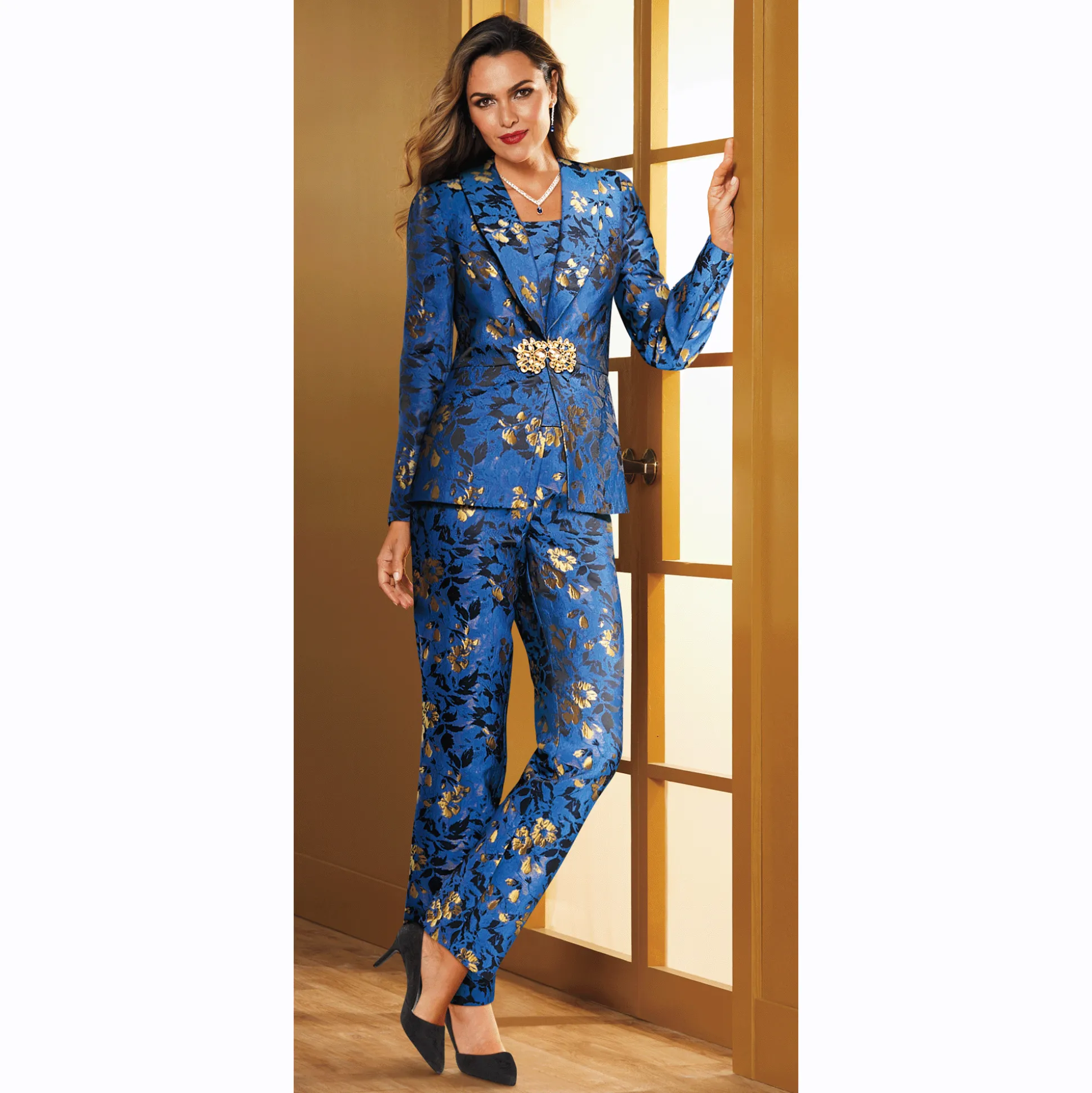 Jenna Jacquard Women's Pant Suit Set with Brooch Closure