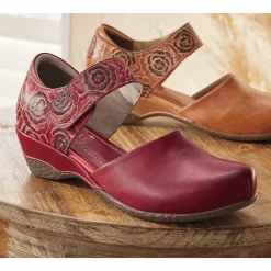 L'Artiste Gloss Pansy Mary Jane by Spring Step in Genuine Leather