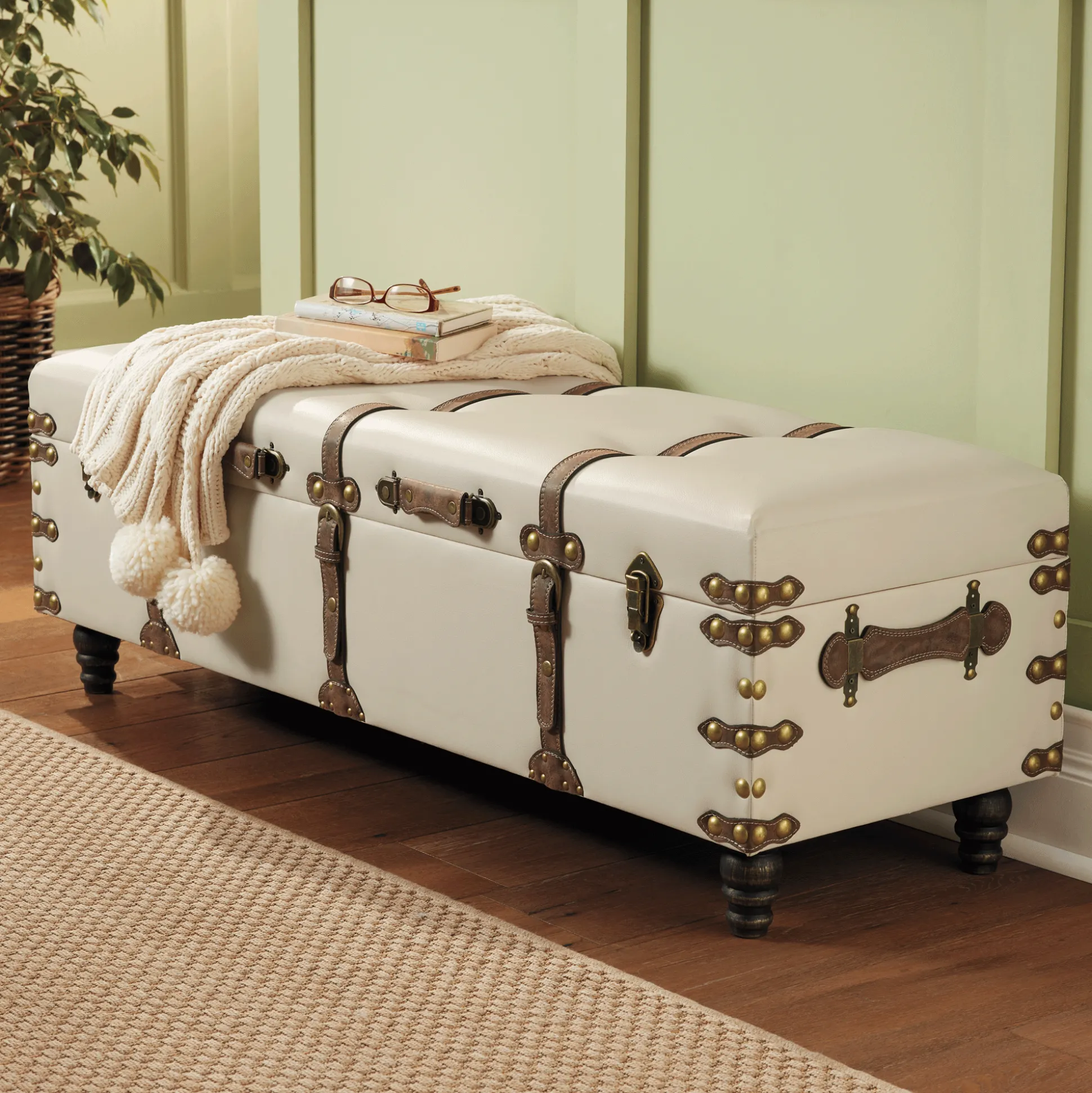 Lee Buckle Storage Bench