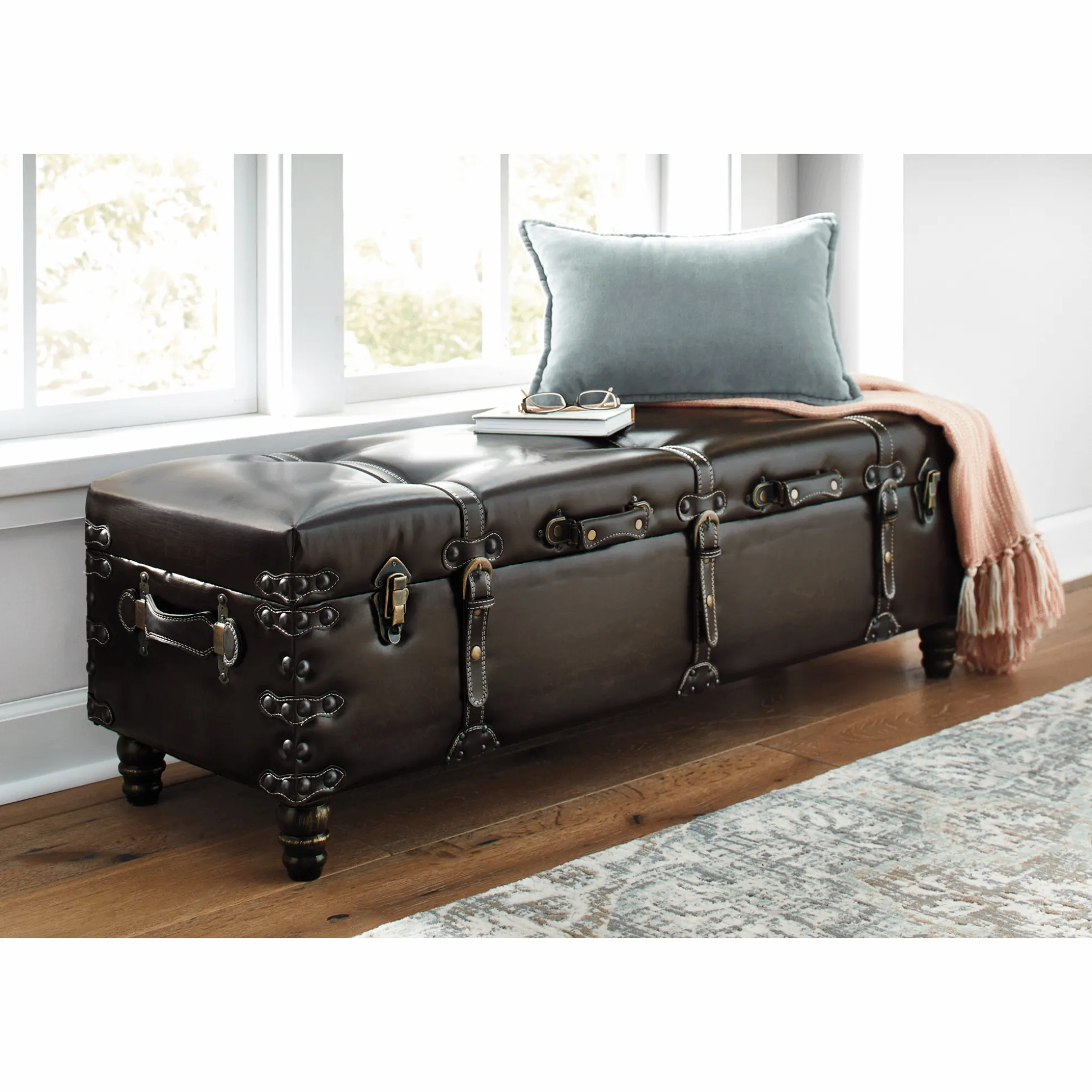 Lee Buckle Storage Bench