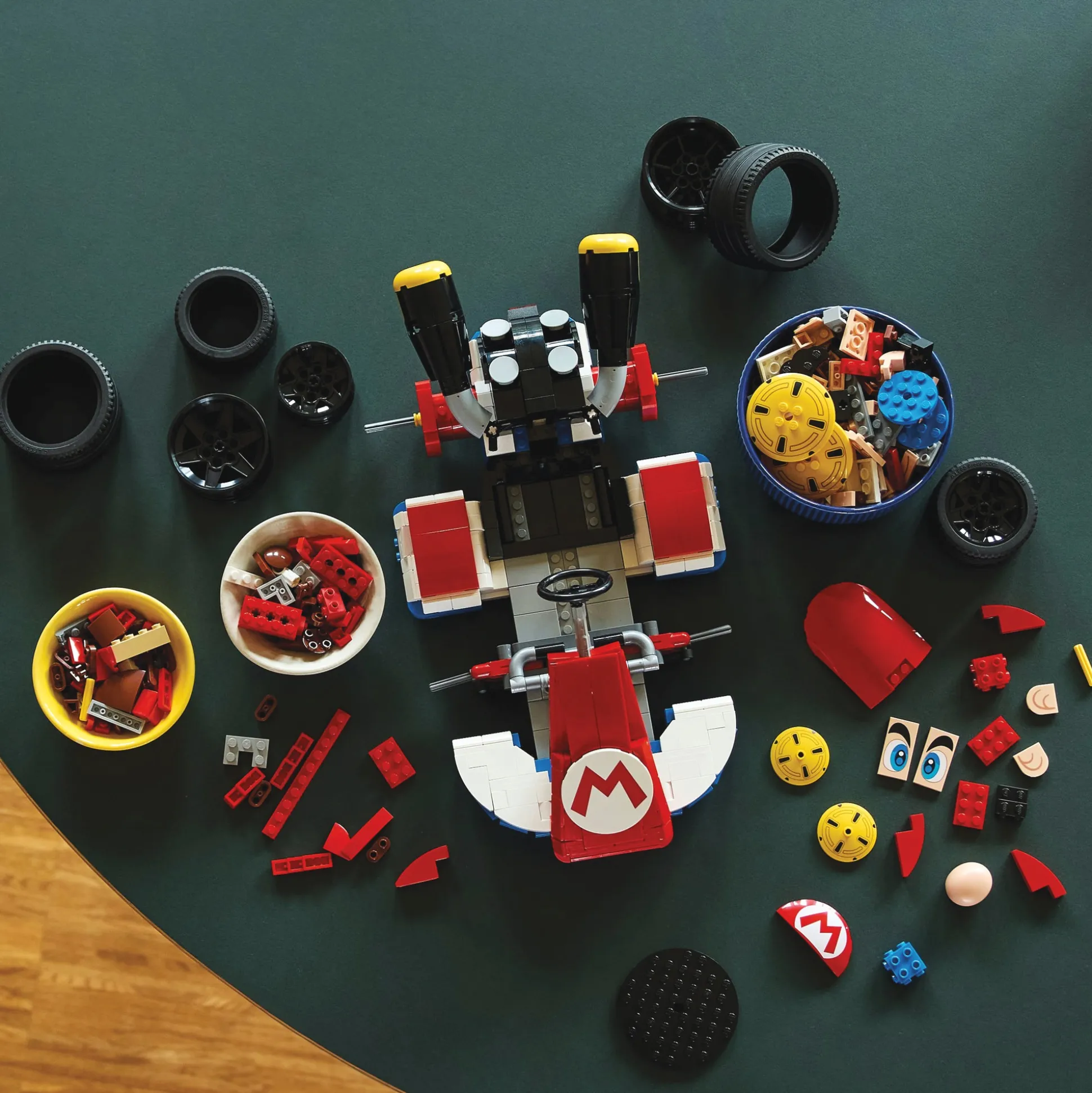 LEGO Mario Kart™ – Mario & Standard Kart