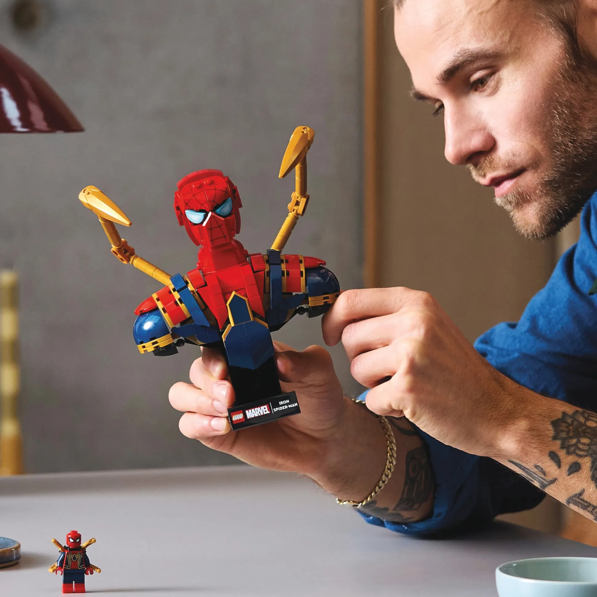LEGO Marvel Iron Spider-Man Bust