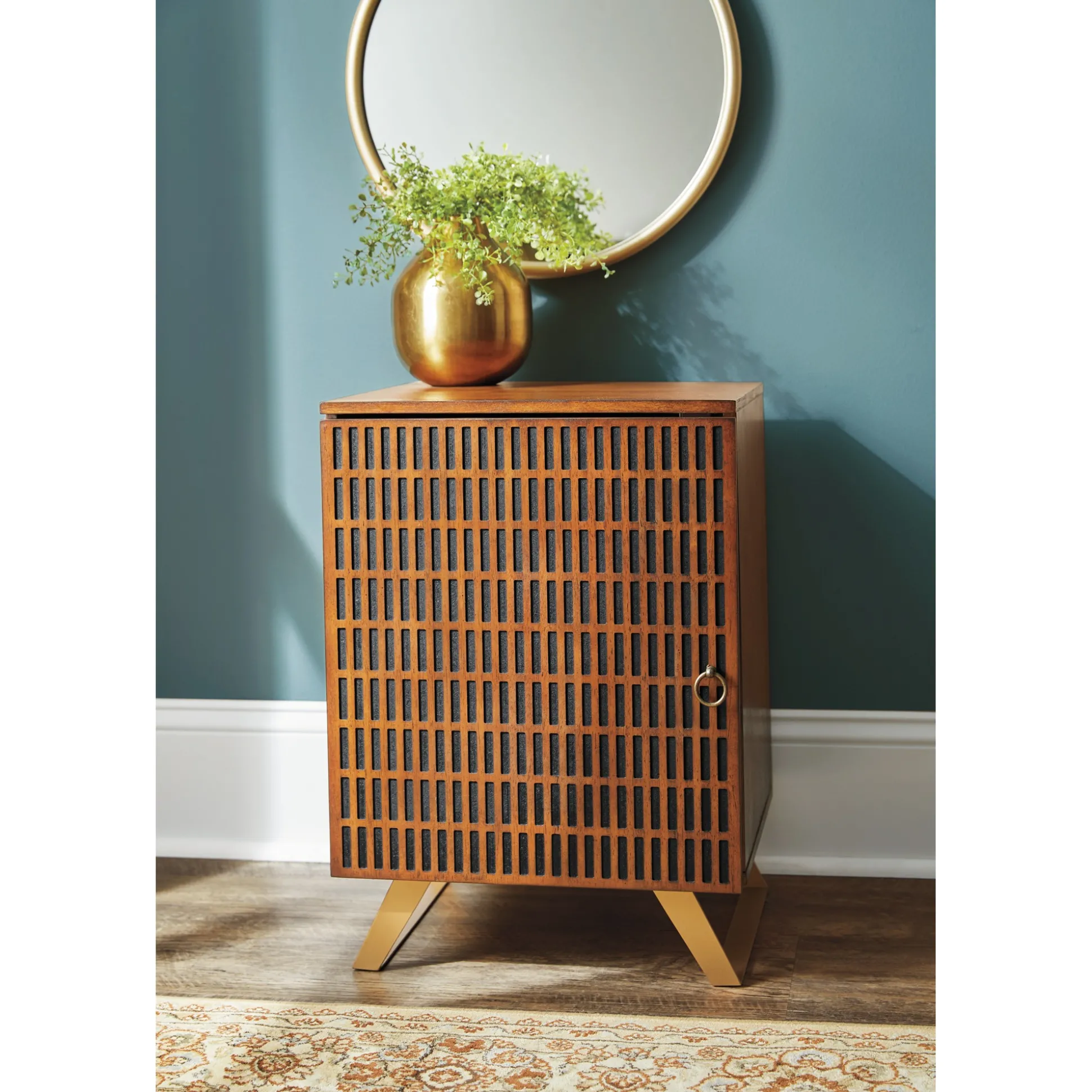Novalee Cabinet