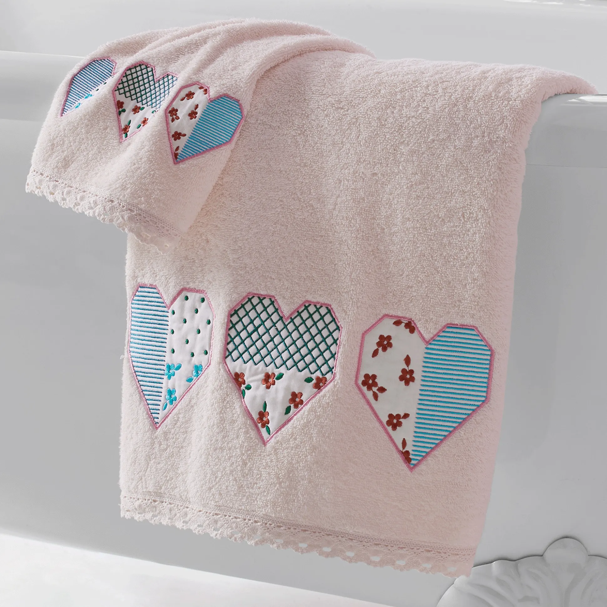2-Piece Crochet Heart Towel Set