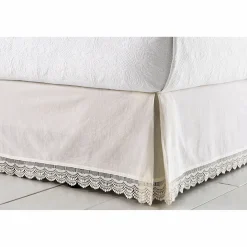 Scalloped Crochet Bedskirt