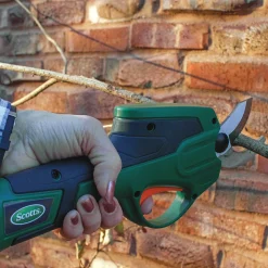 Scotts Cordless Rechargeable Power Pruner