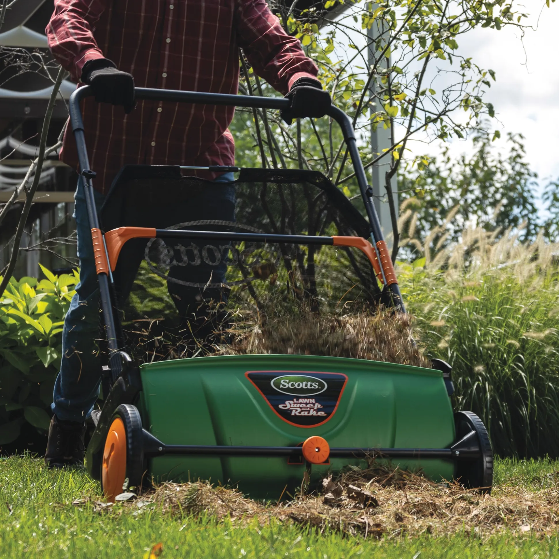 Scotts 26-Inch Push Lawn Sweeper