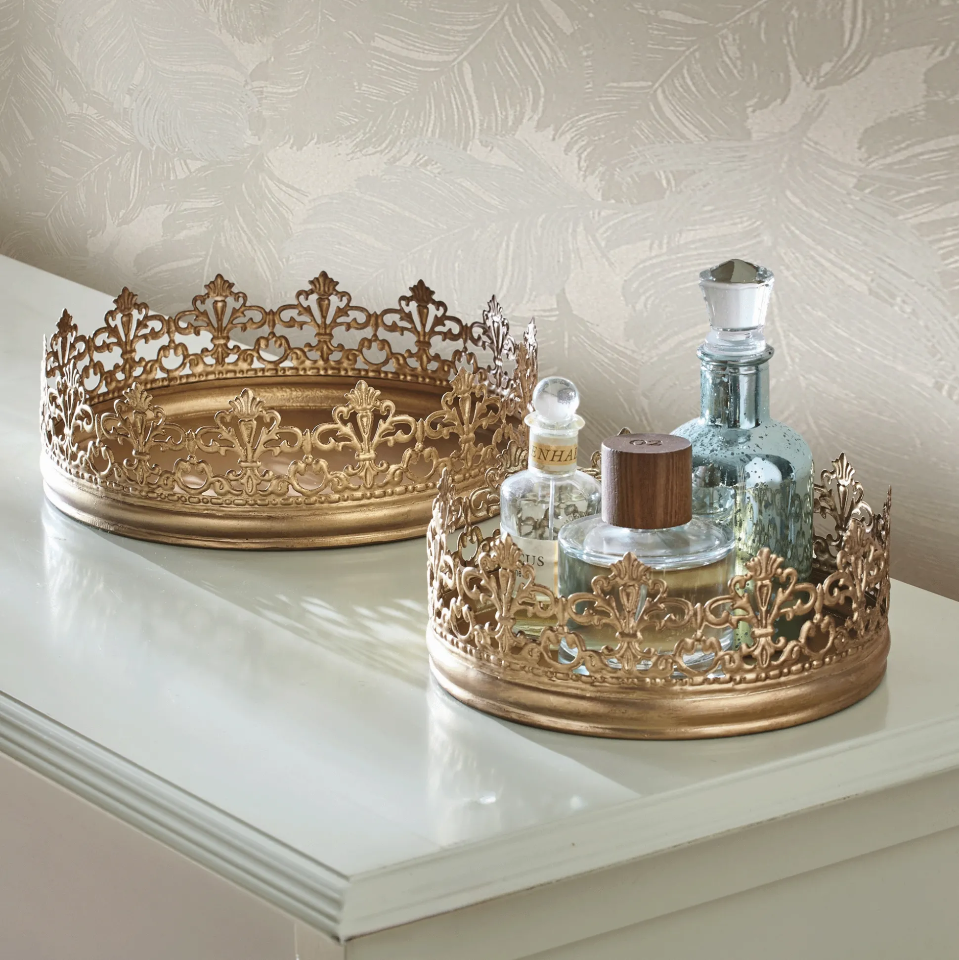 Set of 2 Golden Crown Trays