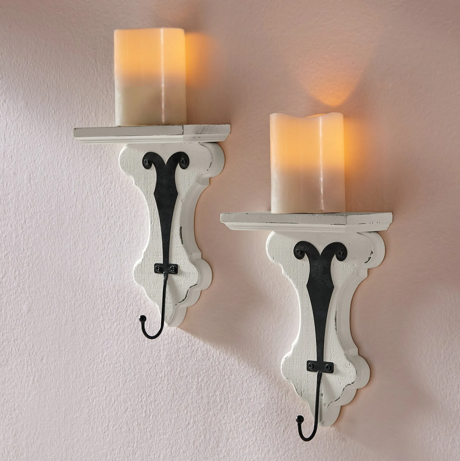 Set Of 2 Vintage-Style Vera Shelves With Hooks