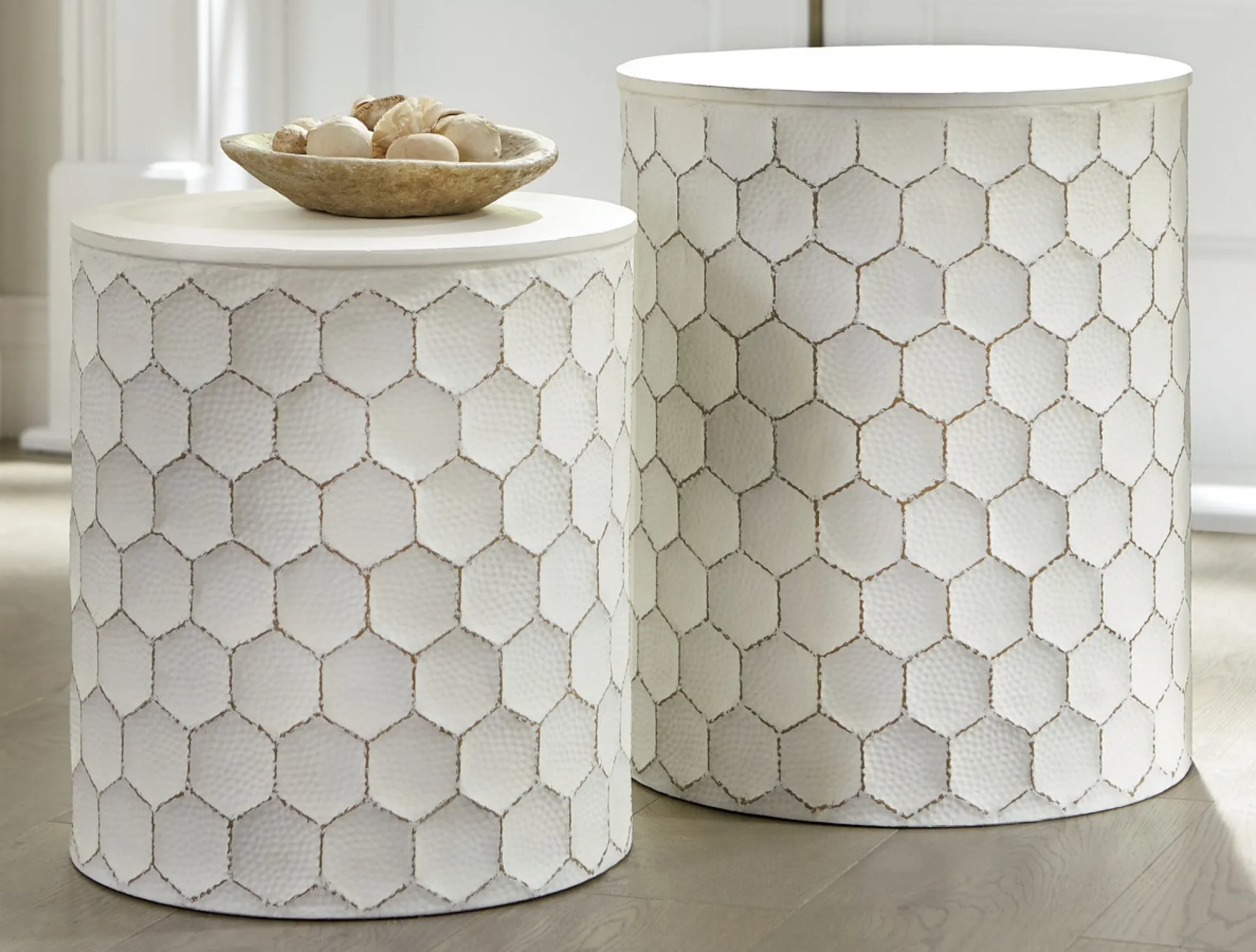 Set of 2 White Metal Nesting Accent Tables