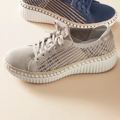 Skechers Wilshire Blvd Breezy Stroll Lace-Up
