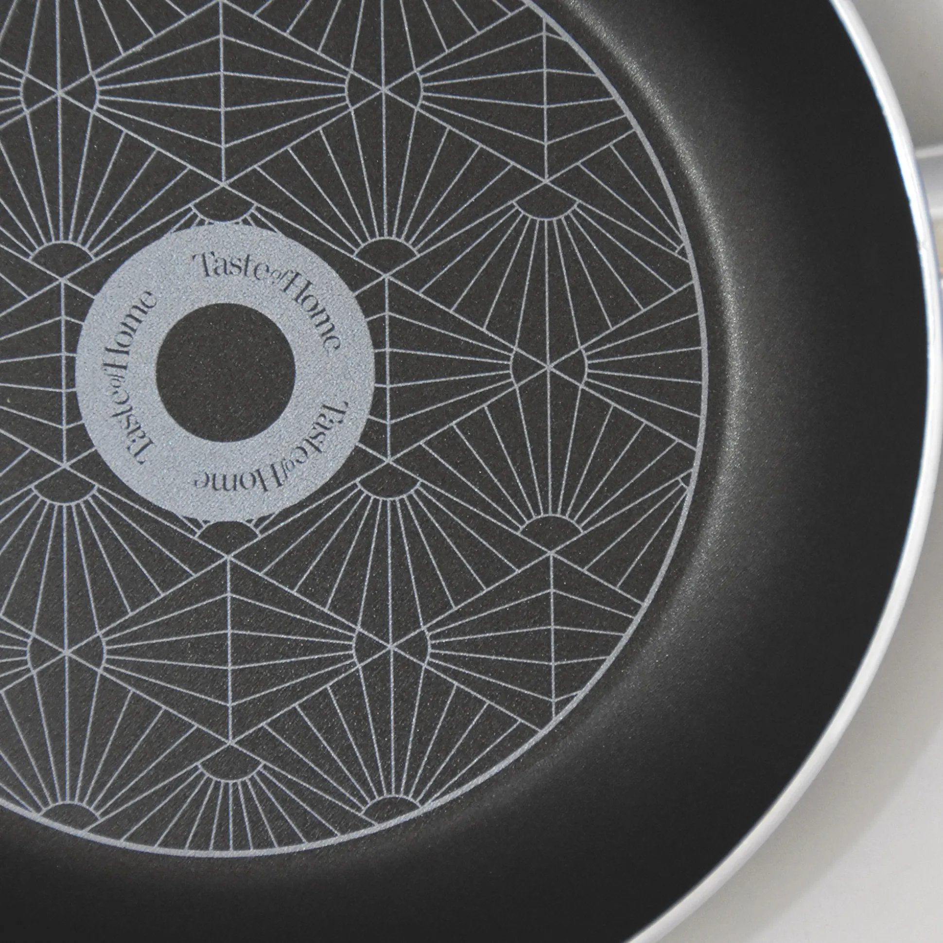 Taste of Home 9.5" Nonstick Aluminum Skillet