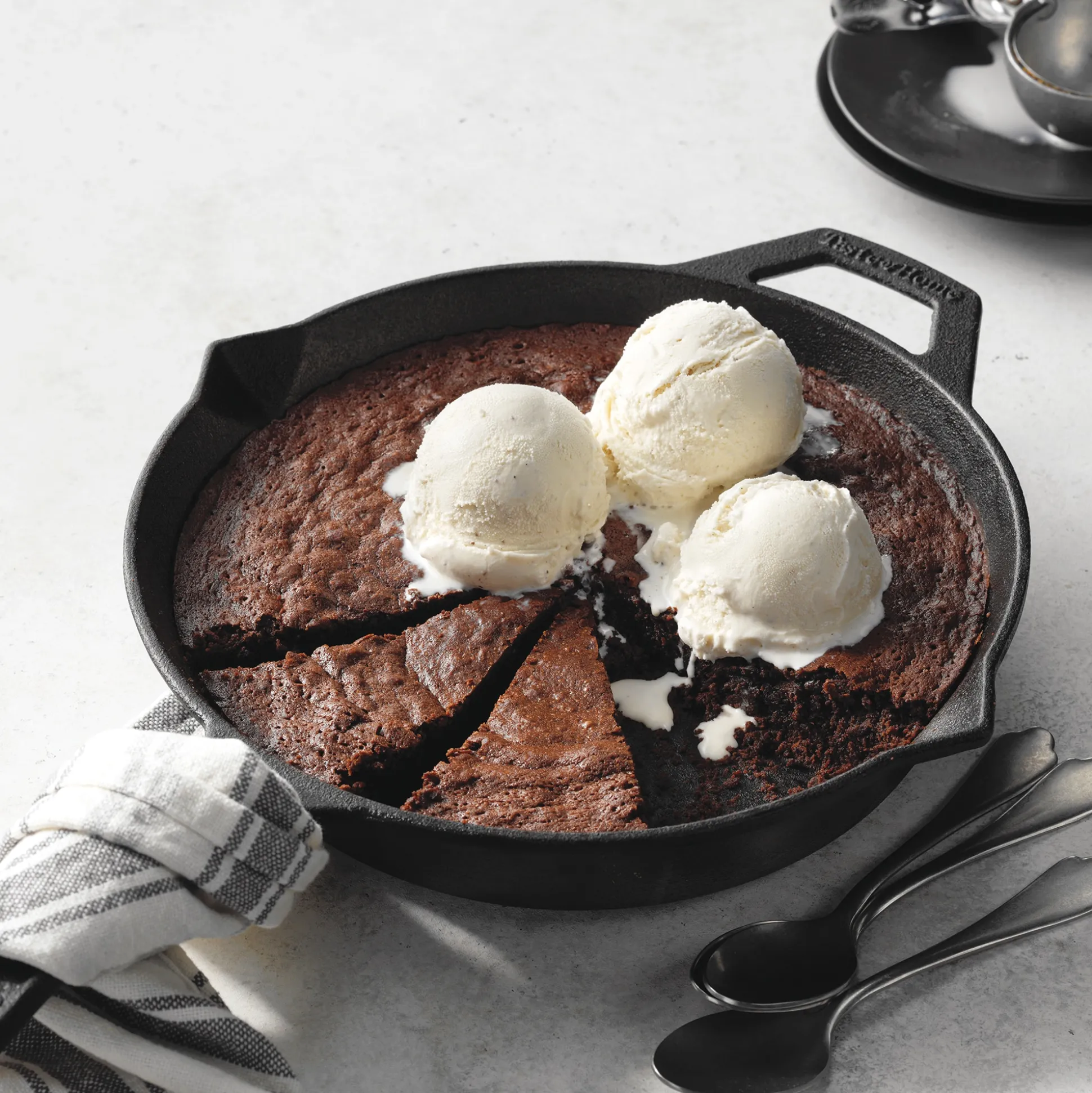 Taste of Home 12" Pre-Seasoned Cast Iron Skillet